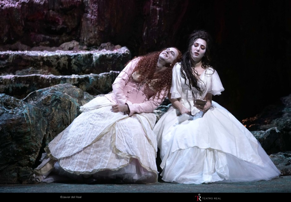 'Aquiles en Esciros', una ópera queer: las barrocas drags y travestis de 1744 llegan al escenario del Teatro Real