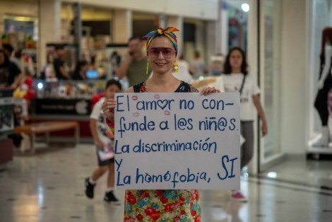 El "Besotón", la protesta en contra de la discriminación LGTBI en un cine de Monterrey