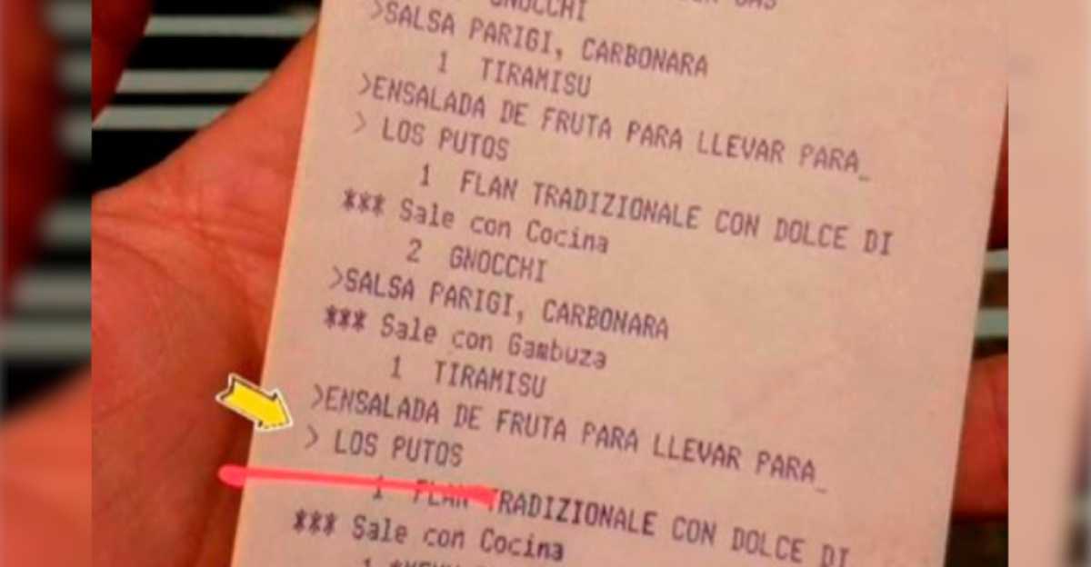 El ticket homófobo de un restaurante argentino: "Ensalada de fruta para los putos"