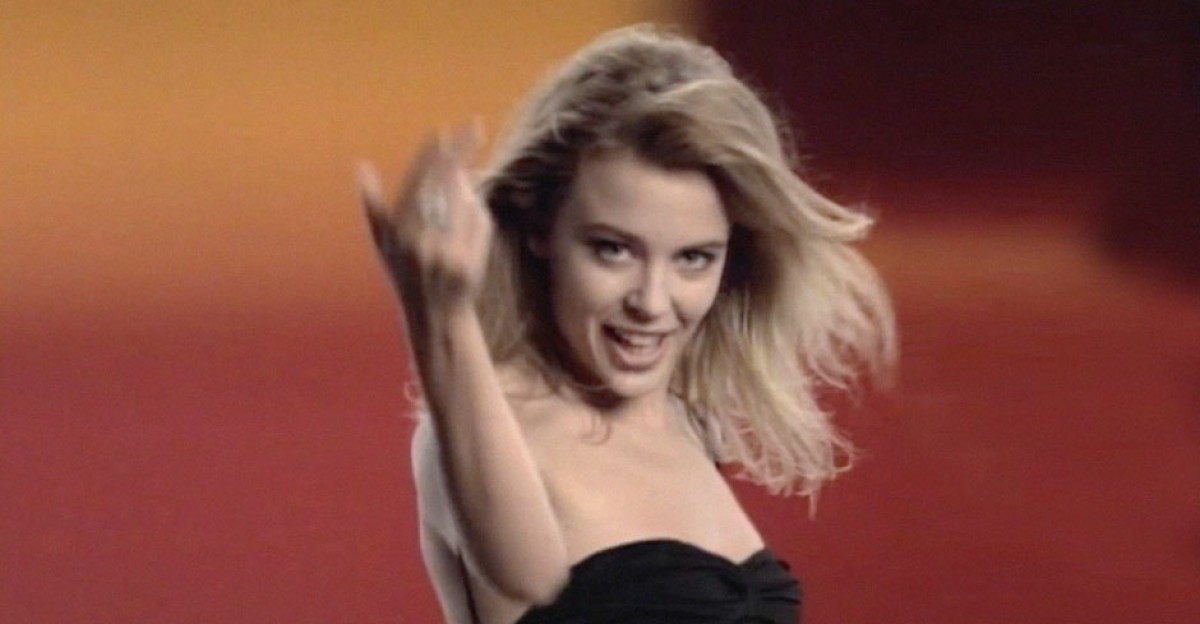 Kylie Minogue celebra los 30 años de su clásico 'Better the Devil You Know' a lo grande