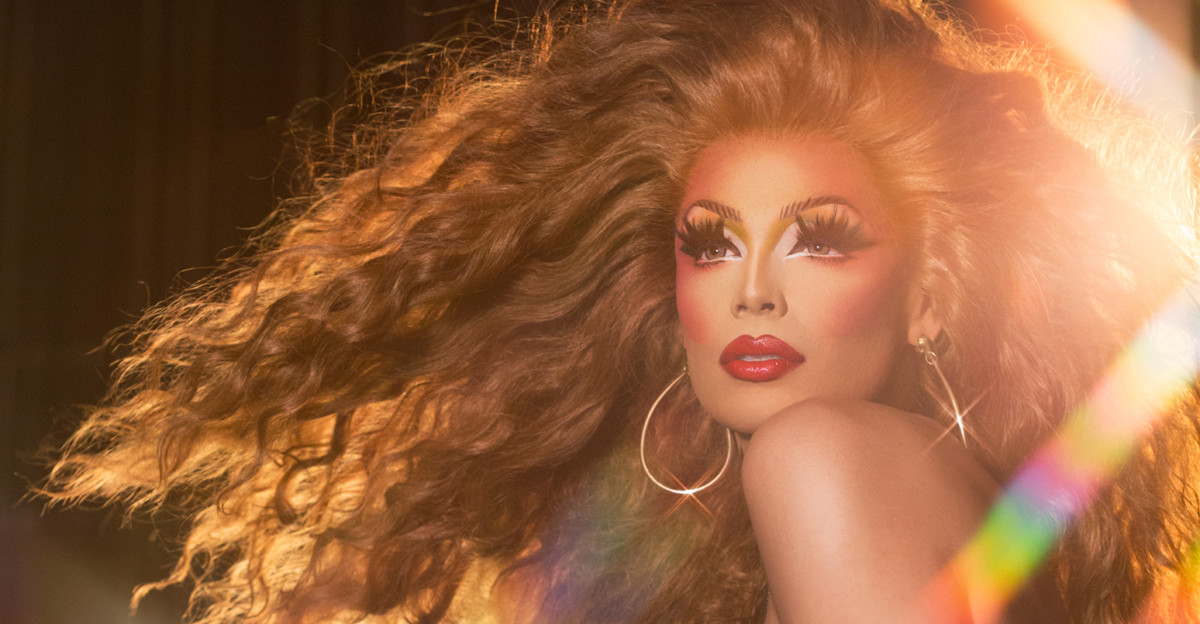 Valentina ('RuPaul's Drag Race') estrena single y desvela detalles de su debut en 'La casa de las flores'
