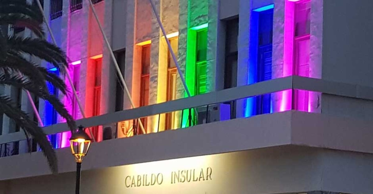 El Isla Bonita Love Festival ilumina La Palma con el arcoíris contra la LGTBIfobia