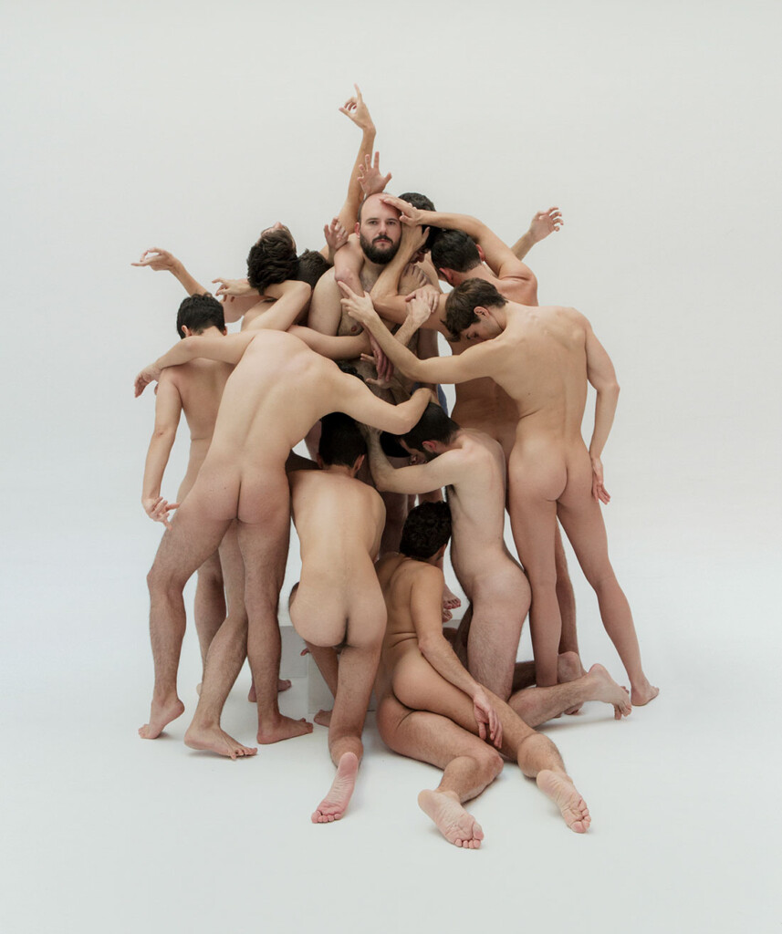 Niño de Elche, rodeado de hombres desnudos en 'Peregrinación sexual', su estreno en Pornhub junto a Ernesto Artillo