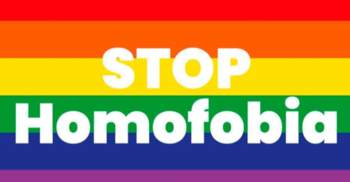 Insultos homófobos en un tren en Cataluña a una pareja gay: "Aquí huele a mierda"