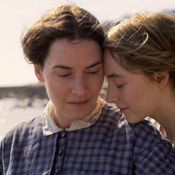 'Ammonite', la película LGTBI protagonizada por Kate Winslet y Saoirse Ronan, reconocida por el festival de Cannes
