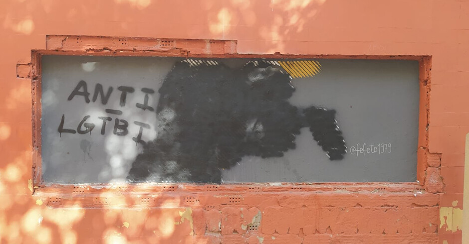 El mural LGTBI de Fefeto que fue vandalizado en Ibi vuelve a lucir orgulloso