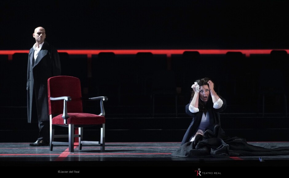 'La Traviata' en el Teatro Real: Violetta y Alfredo, a dos metros de separación (pero unidos por la pasión de Verdi)