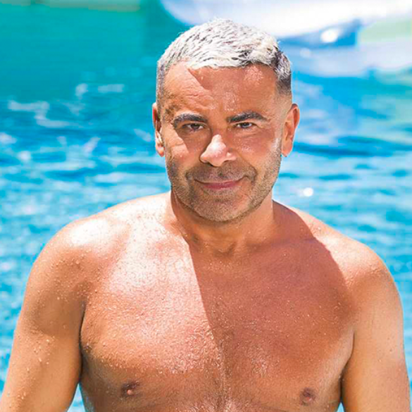 Jorge Javier Vázquez se desnuda en 'Sálvame' tras las fotos de sus vacaciones en Ibiza
