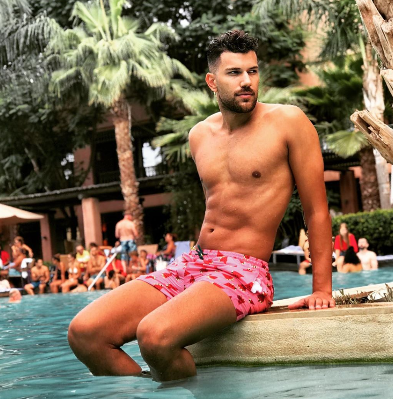 Míster España y sus sexys 'damos' de honor: la polémica está servida