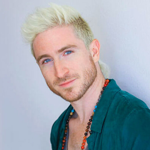 El cantante de Walk The Moon, Nicholas Petricca, sale del armario: "Soy bisexual"