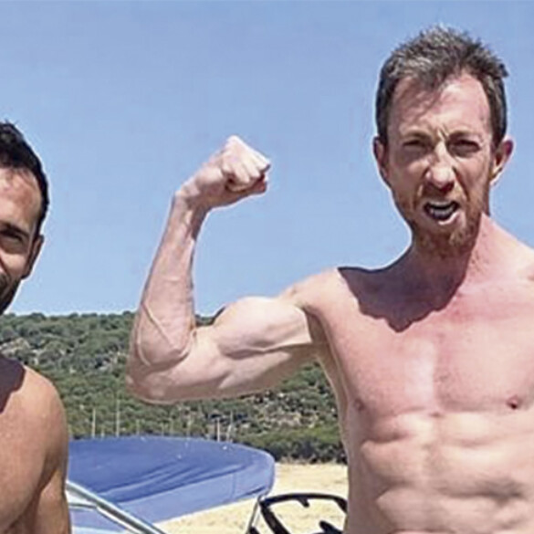Pablo Motos presume de músculos junto a su entrenador durante sus vacaciones