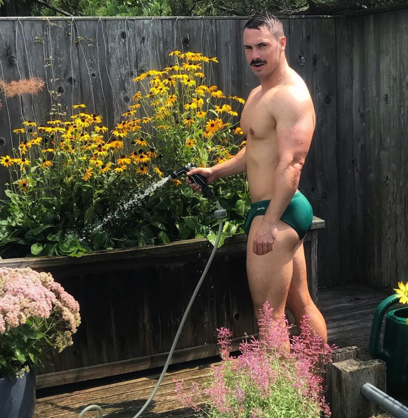 Garett Magee, el jardinero más caliente de la televisión