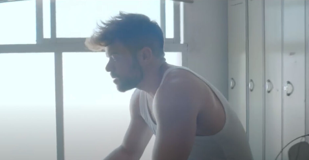 Ricky Merino lanza el vídeo de 'Smalltown Boy', un ochentero canto a la libertad sexual
