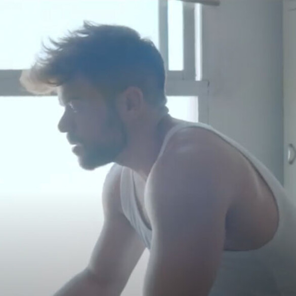Ricky Merino lanza el vídeo de 'Smalltown Boy', un ochentero canto a la libertad sexual