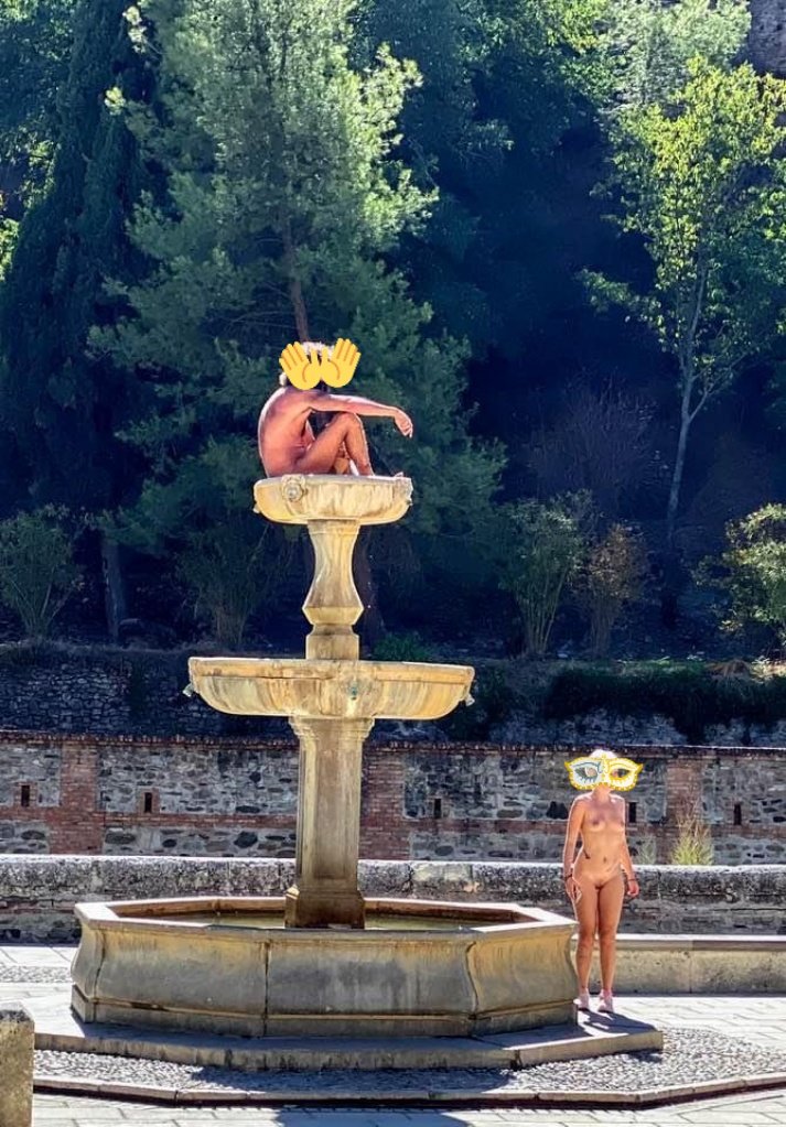 El insólito vídeo del exhibicionista de Granada corriendo desnudo por la Alhambra