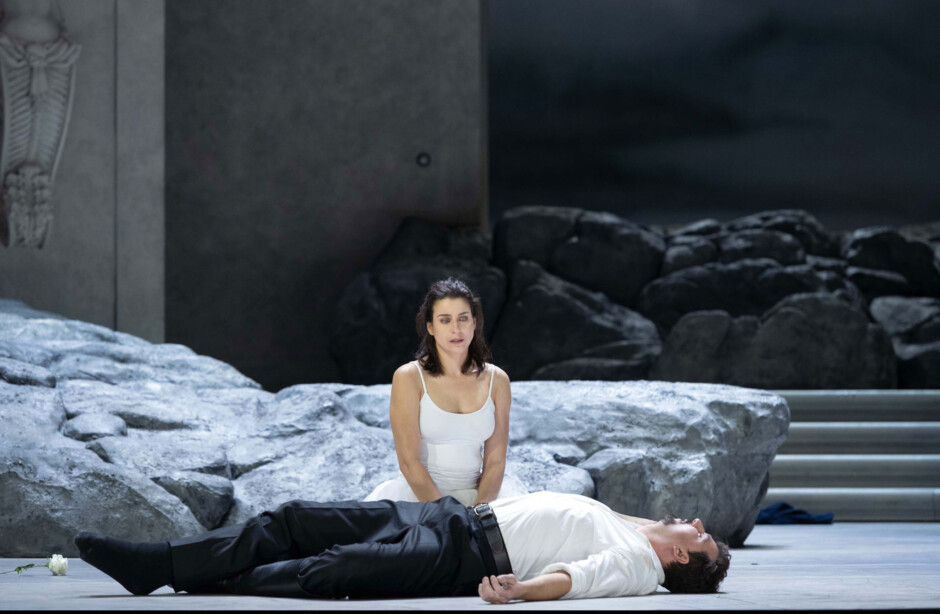 Crítica de ópera: 'Rusalka', la sirenita no puede vivir ni morir en el Teatro Real