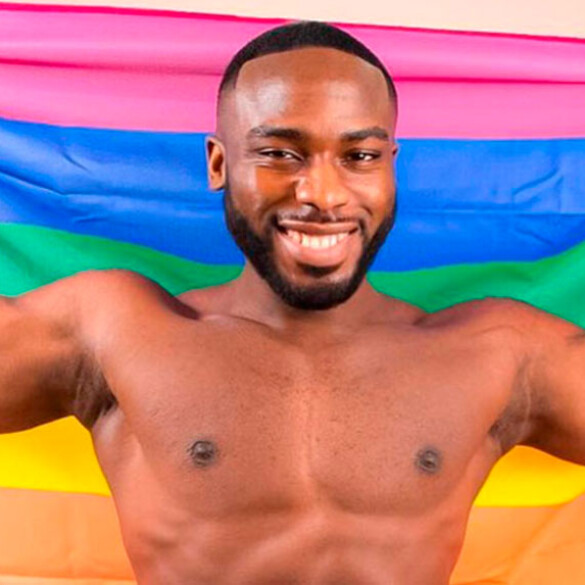 Bolu Okupe, hijo de un político homofóbo de Nigeria, sale del armario como gay (y su padre reacciona)