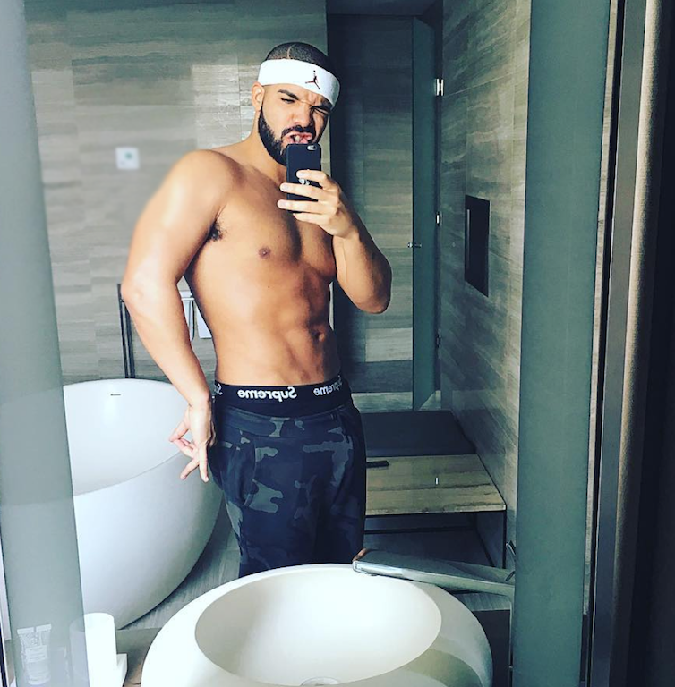 Drake vuelve a marcar paquete durante un entrenamiento