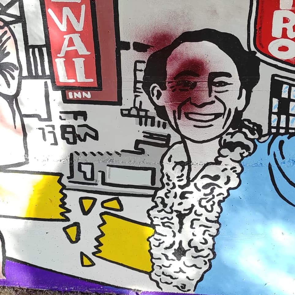 Un mural LGTBI de Ripollet sufre un intolerable acto vandálico homófobo