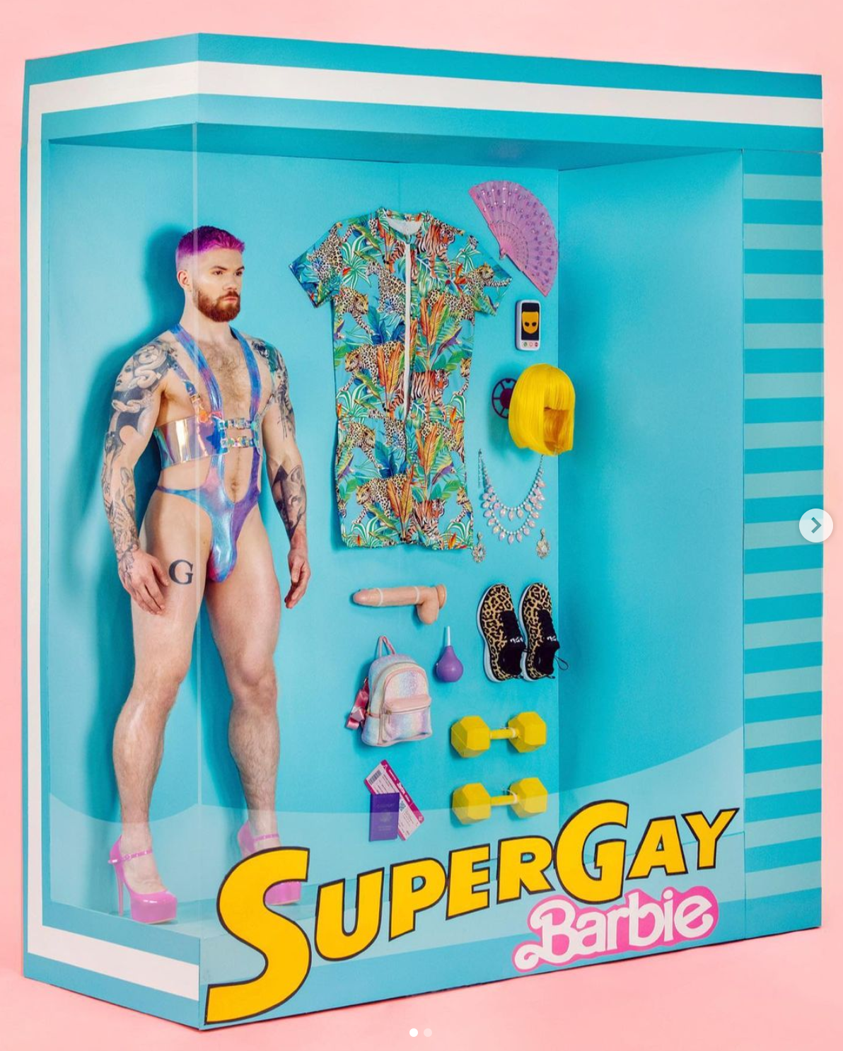 Conoce a la nueva "Barbie SuperGay" (¡y es de tamaño real!)