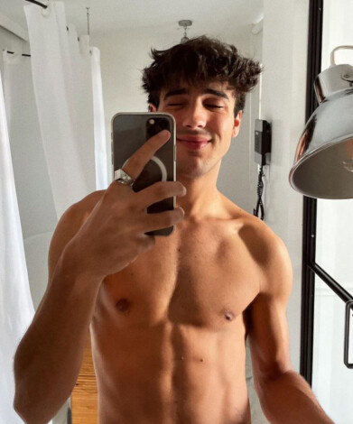 Óscar Casas, muy sexy.