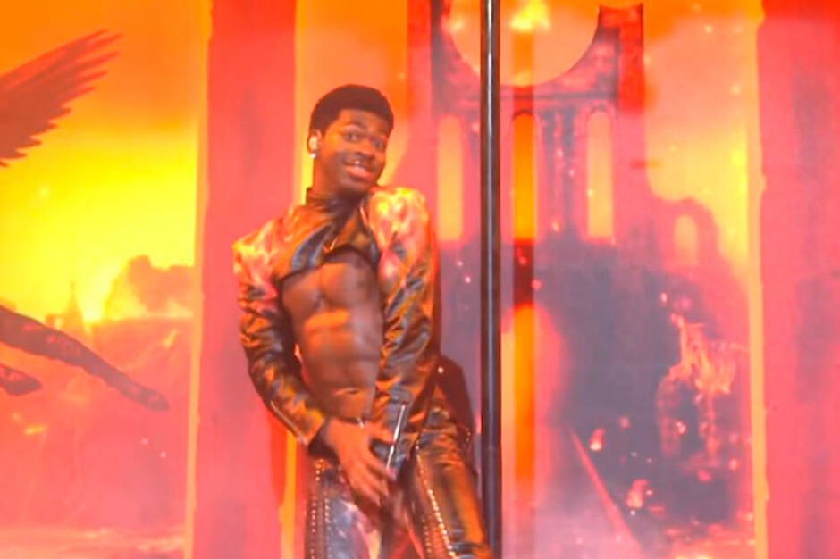Lil Nas X revienta sus pantalones en directo en la actuación más sexy posible de 'Montero'