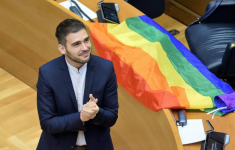 Marica con piel de hetero (II): La guerra ideológica entre la izquierda y la derecha homosexual en España