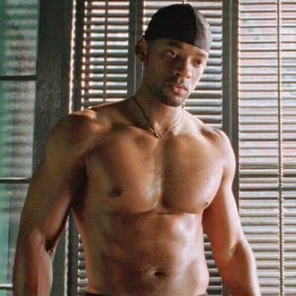 Will Smith ya no tiene abdominales (y muestra con orgullo su barriga)