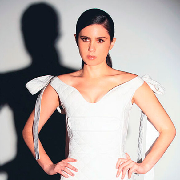 Javiera Mena celebra el mes del Orgullo LGTBI y su cumpleaños hecha una 'Diva'