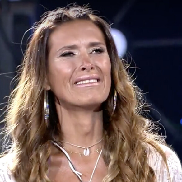 Lara Sajén rompe a llorar tras conocer el asesinato homófobo de Samuel Luiz