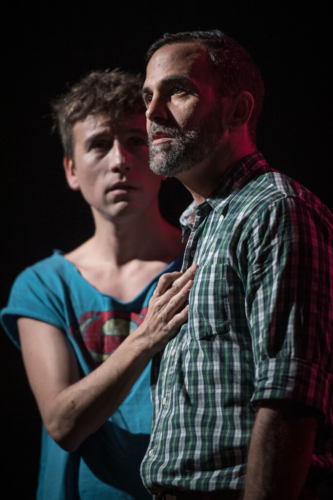 'Los abrazos huecos', una emotiva obra musical sobre el comienzo y el fin de una relación gay