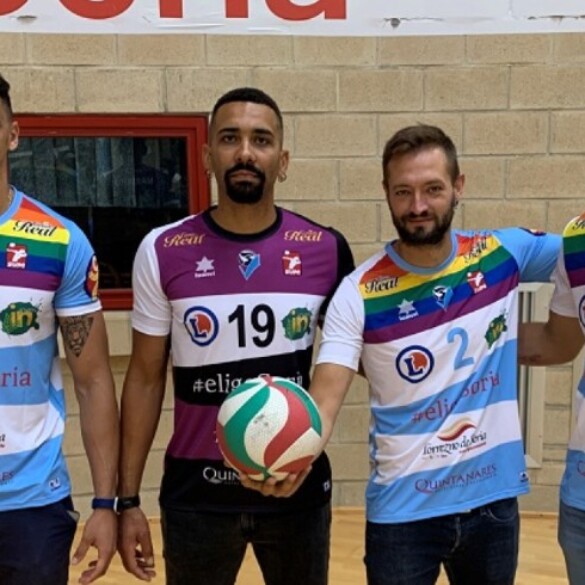 El Club Deportivo de Voleibol de Soria se viste de arcoíris