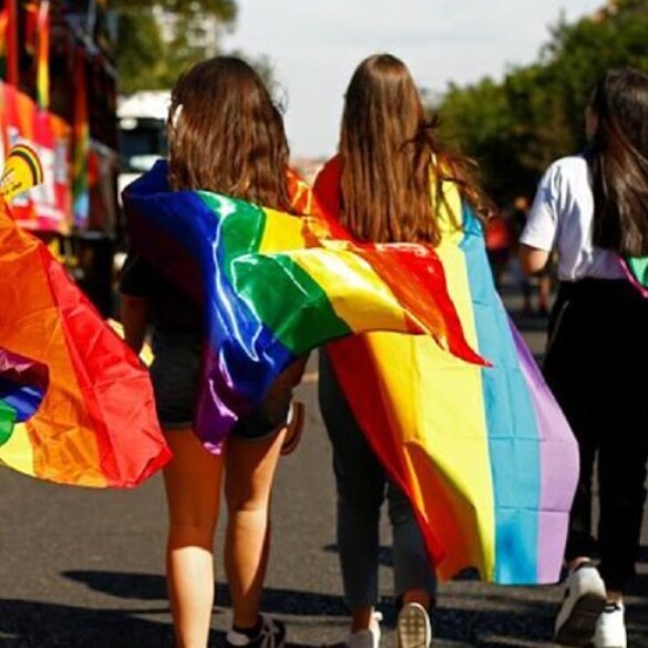 Unos padres amenazan de muerte a una menor lesbiana en Valencia