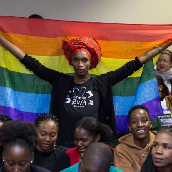 La Justicia de Botsuana despenaliza el sexo homosexual