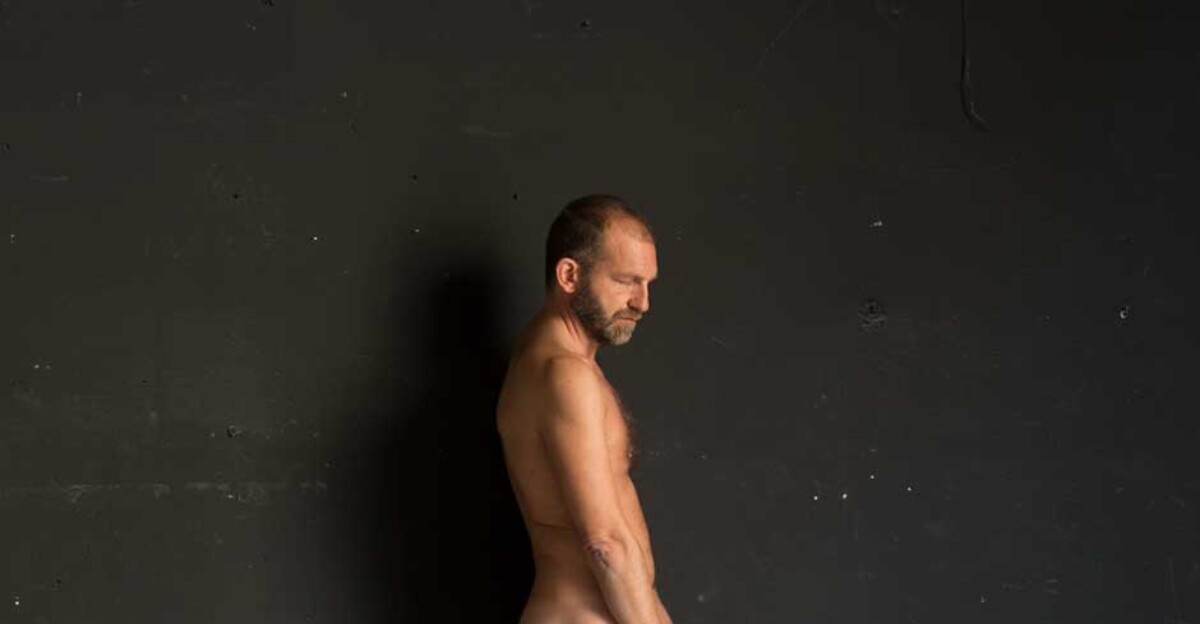 La exaltación del desnudo masculino se vuelve exclusiva en 'Inviolable' (de Mano Martínez y Federico Bencini)