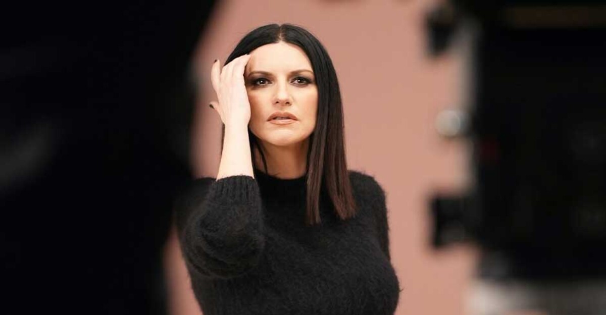 Laura Pausini estrena videoclip donde revela escenas de su nuevo documental