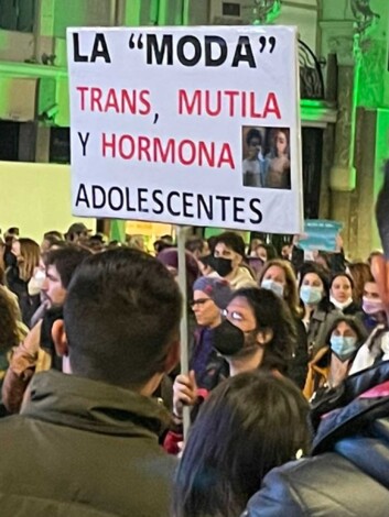Una mujer queer, silenciada por una TERF durante las manifestaciones del 8M