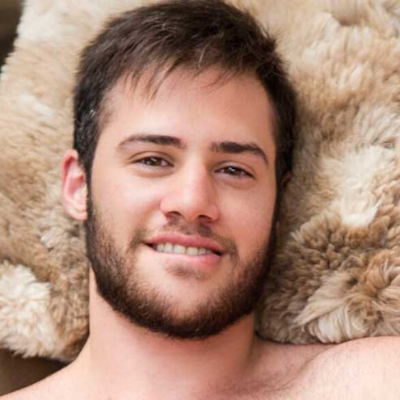 Posible suicidio del influencer trans brasileño Paulo Vaz