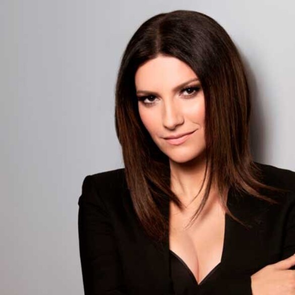 Laura Pausini apuesta por el rosa para presentar la primera semifinal de Eurovisión 2022