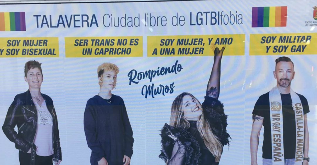 Arrancan carteles pro derechos LGTBIQ+ en Talavera de la Reina