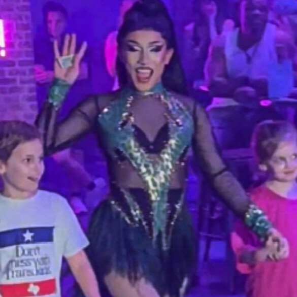 Texas propone prohibir la entrada a menores en espectáculos de drag queens