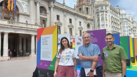 Pintadas homófobas en Valencia contra una exposición por los derechos LGTBI+