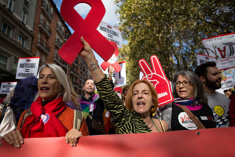 Más de 2.000 personas participan en la Marcha Posithiva en Madrid contra el estigma del VIH y sida