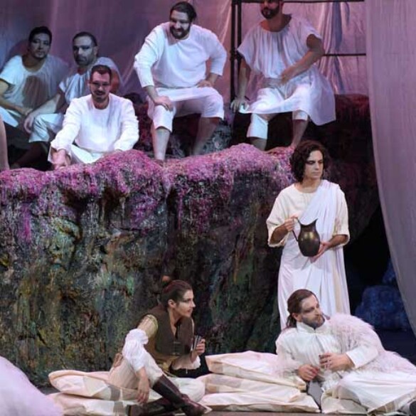 'Aquiles en Esciros', travestismo 'genderless' (y barroco) en el Teatro Real: un divertimento para reinas