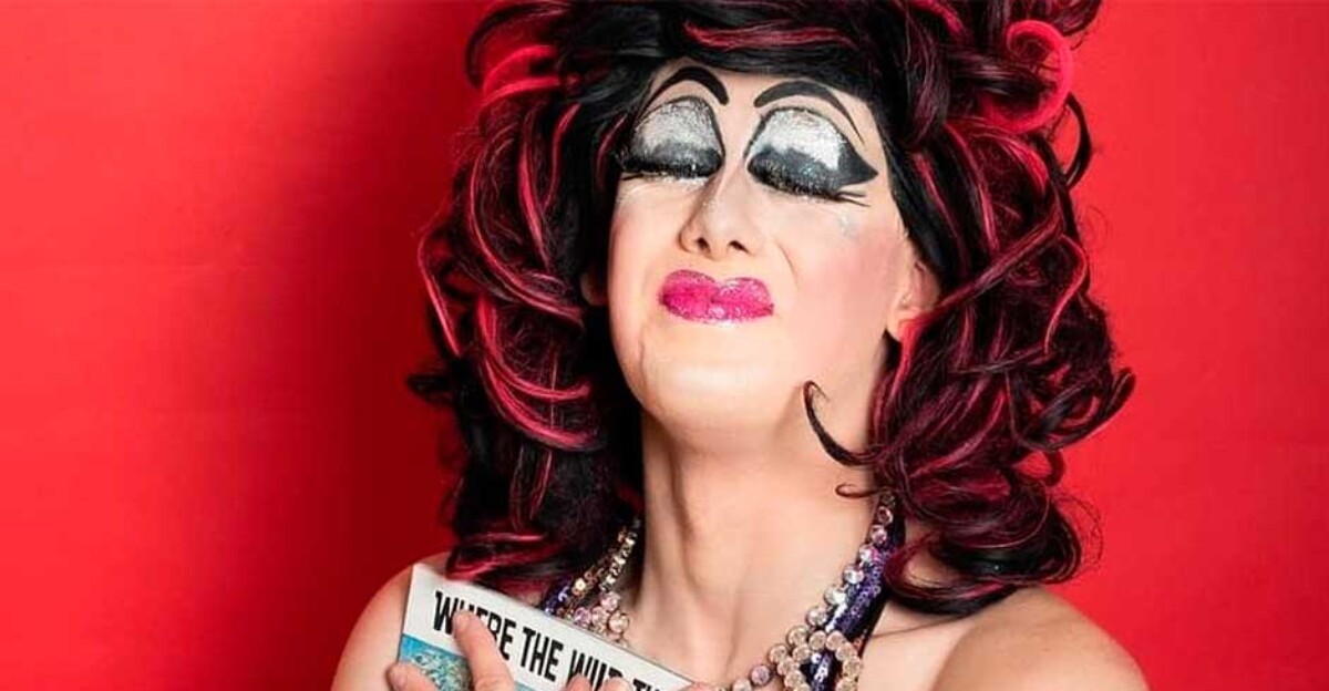 Una política ataca al Tate Modern por dejar a drag queens contar cuentos a niños