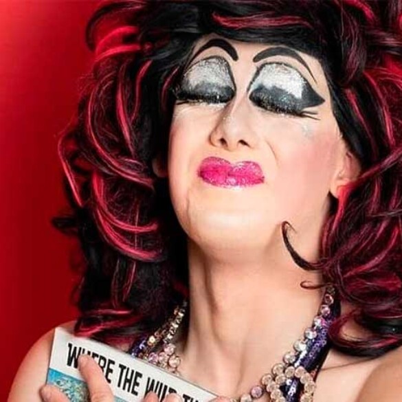 Una política ataca al Tate Modern por dejar a drag queens contar cuentos a niños