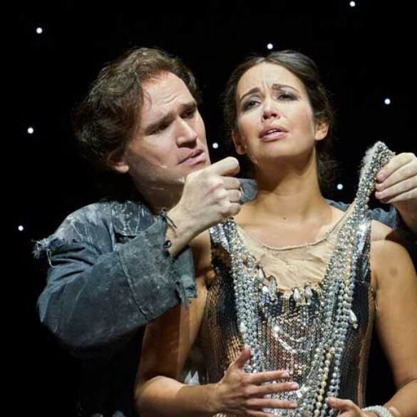 Nadine Sierra y Michael Fabiano, pasión (prohibida) en la 'Manon' del Liceu