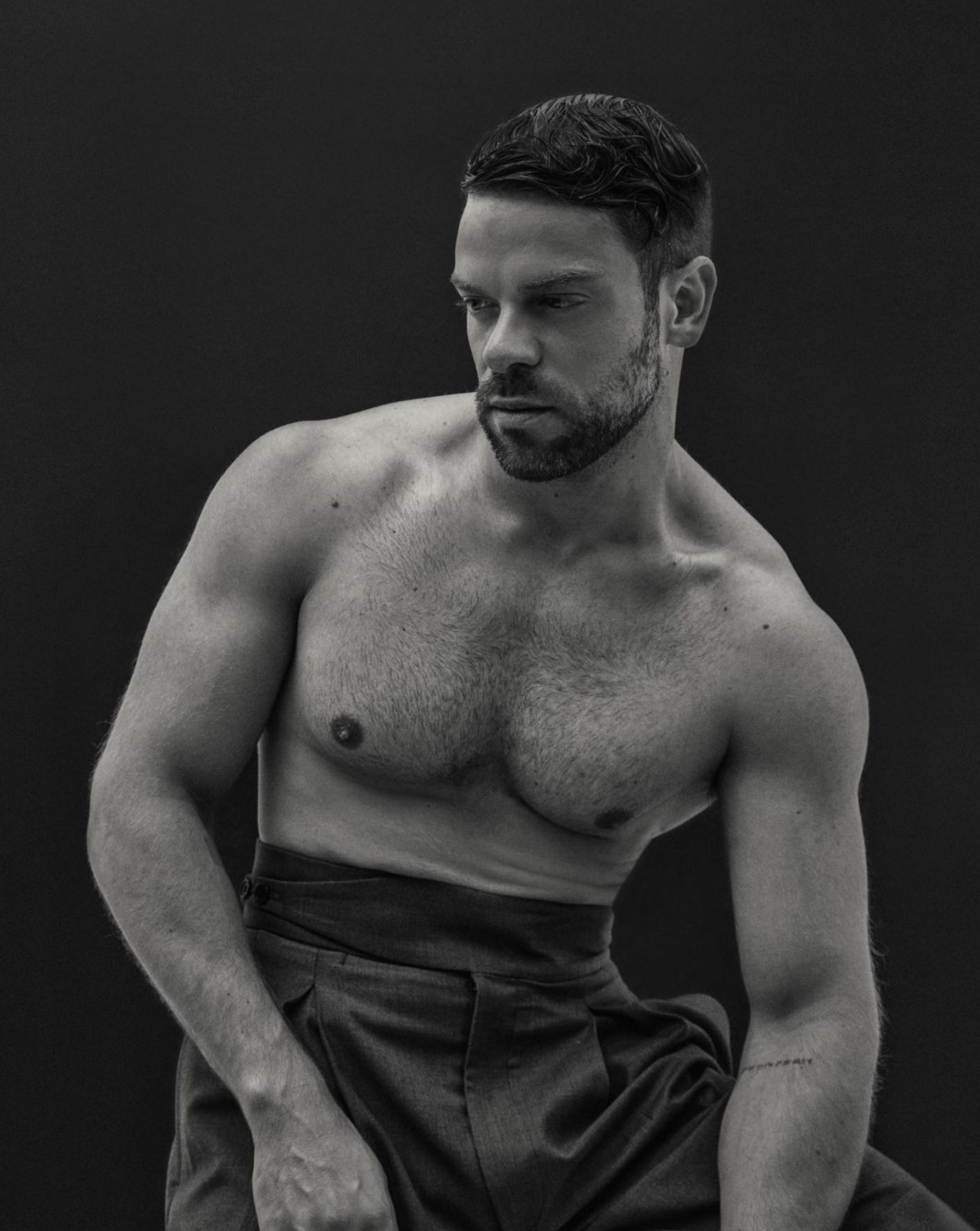 El ‘clavaíto’ viral de Ricky Merino y su novio: ¿perreo o crossfit ...