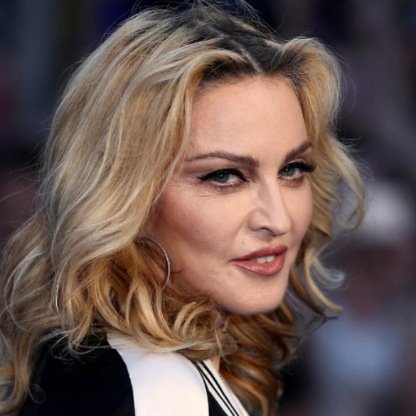 Madonna pasea por Nueva York y despeja cualquier duda sobre su estado de salud