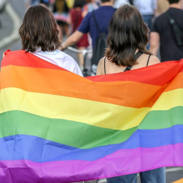 Dos chicas sufren las amenazas e insultos lesbófobos de un individuo en Zaragoza